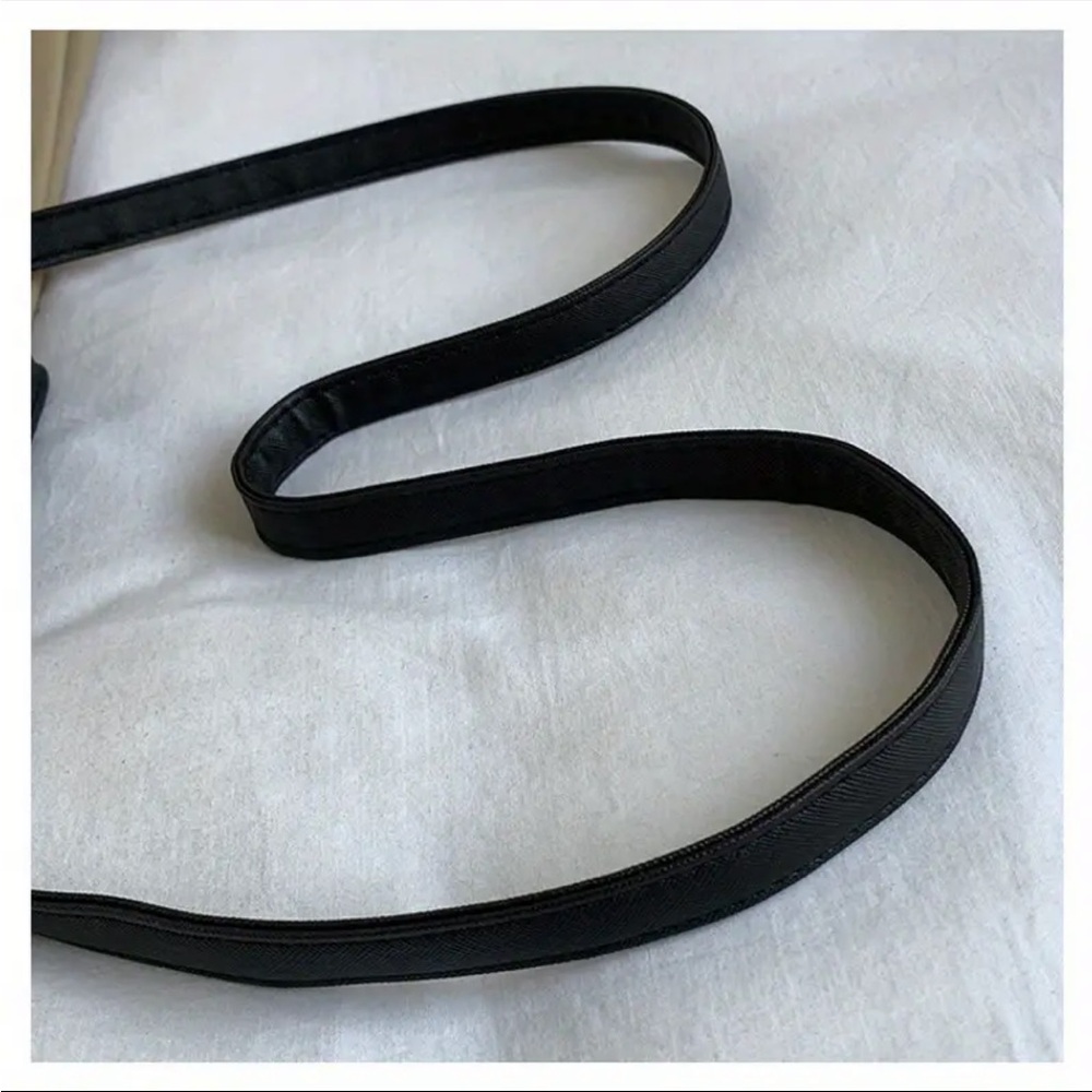 🆕 Tombstone - Coffin “Never Trust The Living” Crossbody Bag - Beetlejuice - Picture 9 of 16
